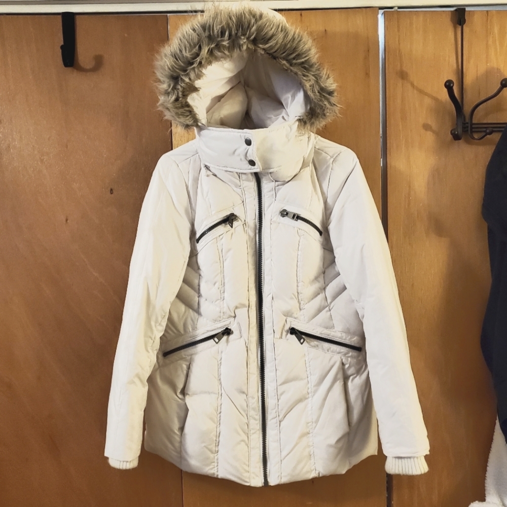 Metaphor Women's White Puffy Jacket w/ Detachable Hood